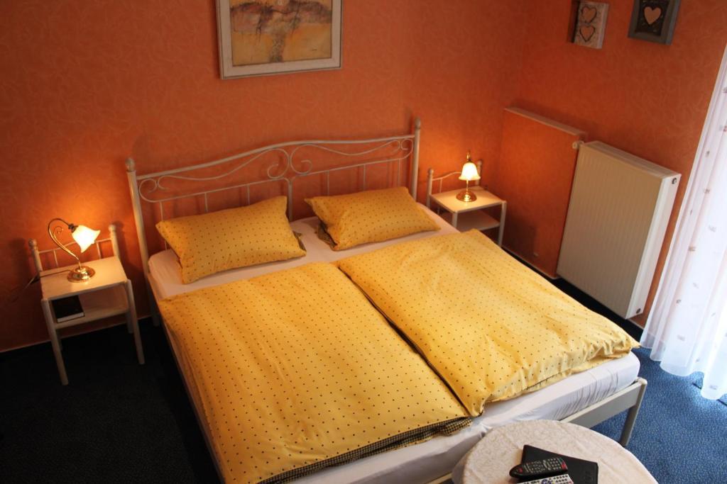 Moselromantik-Hotel Zum Loewen Ediger-Eller Room photo
