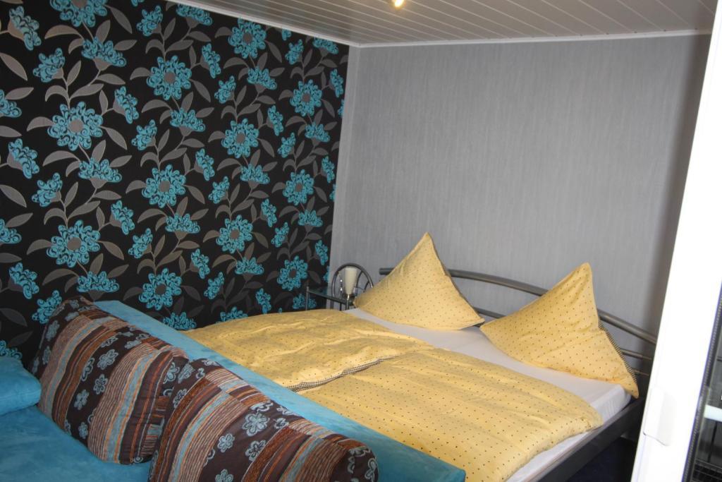 Moselromantik-Hotel Zum Loewen Ediger-Eller Room photo