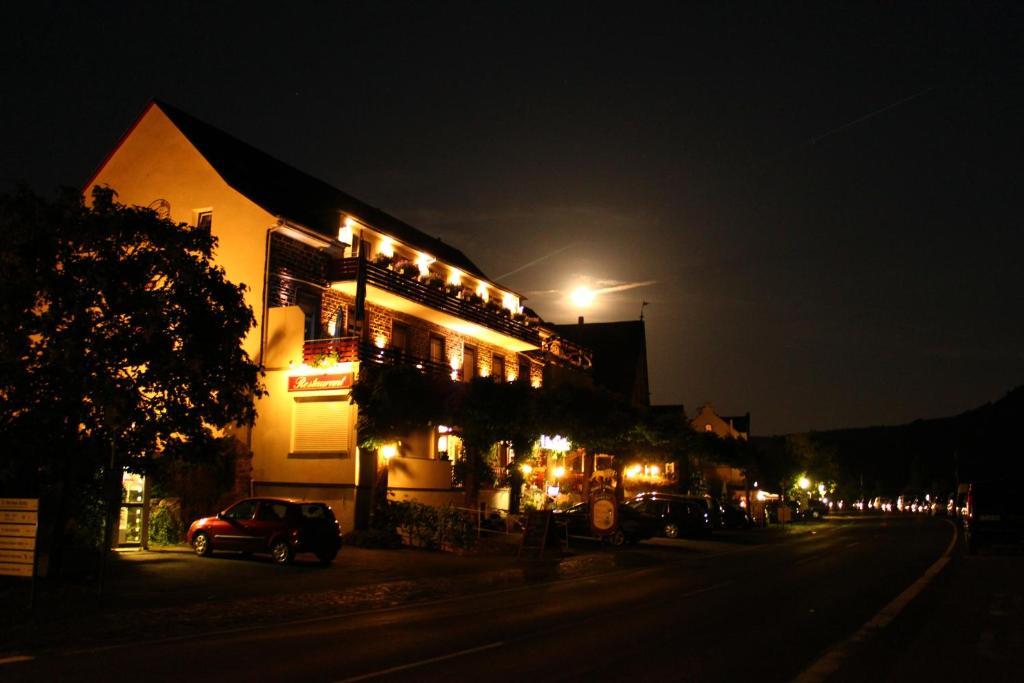 Moselromantik-Hotel Zum Loewen Ediger-Eller Exterior photo